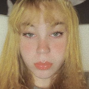 Meet your Posher, Gabi